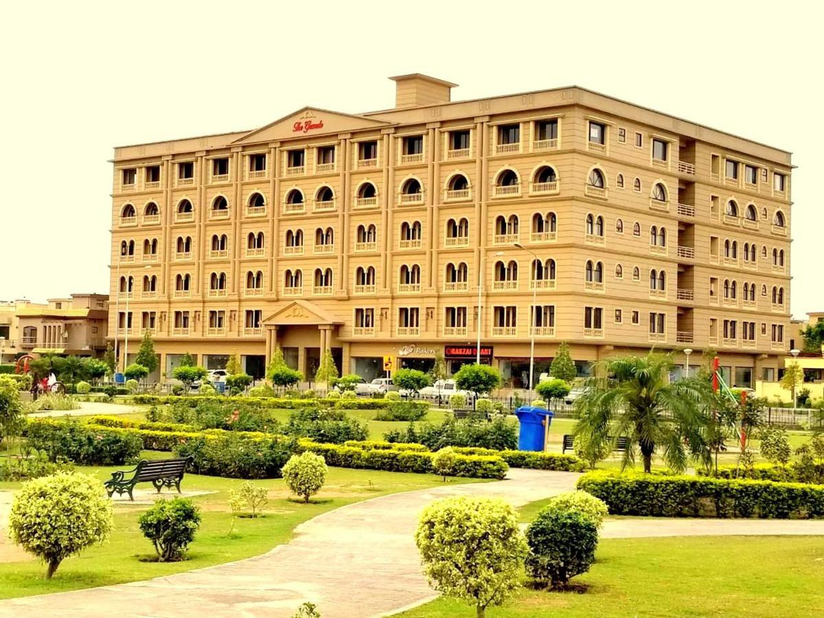 Executive 3 Bedrooms Apartment In Bahria Town 拉瓦尔品第 外观 照片