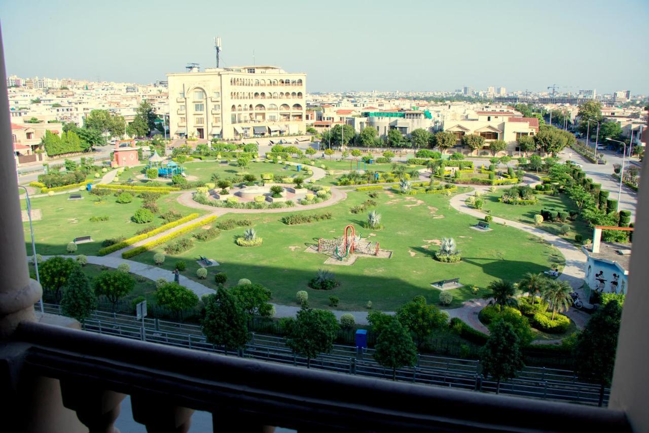 Executive 3 Bedrooms Apartment In Bahria Town 拉瓦尔品第 外观 照片