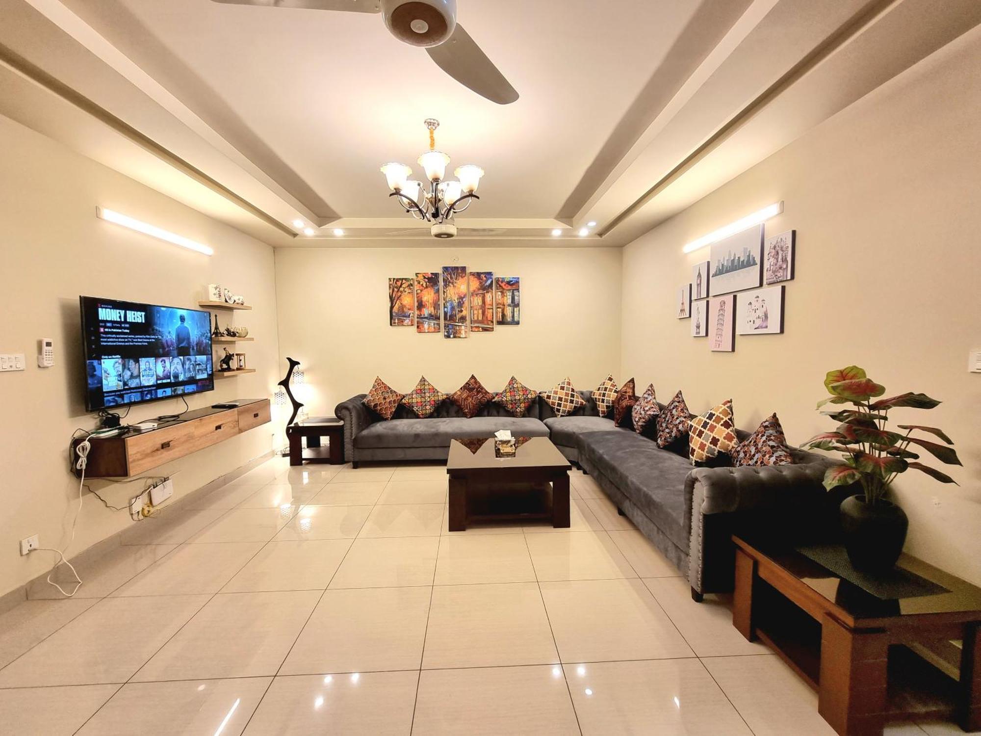 Executive 3 Bedrooms Apartment In Bahria Town 拉瓦尔品第 外观 照片