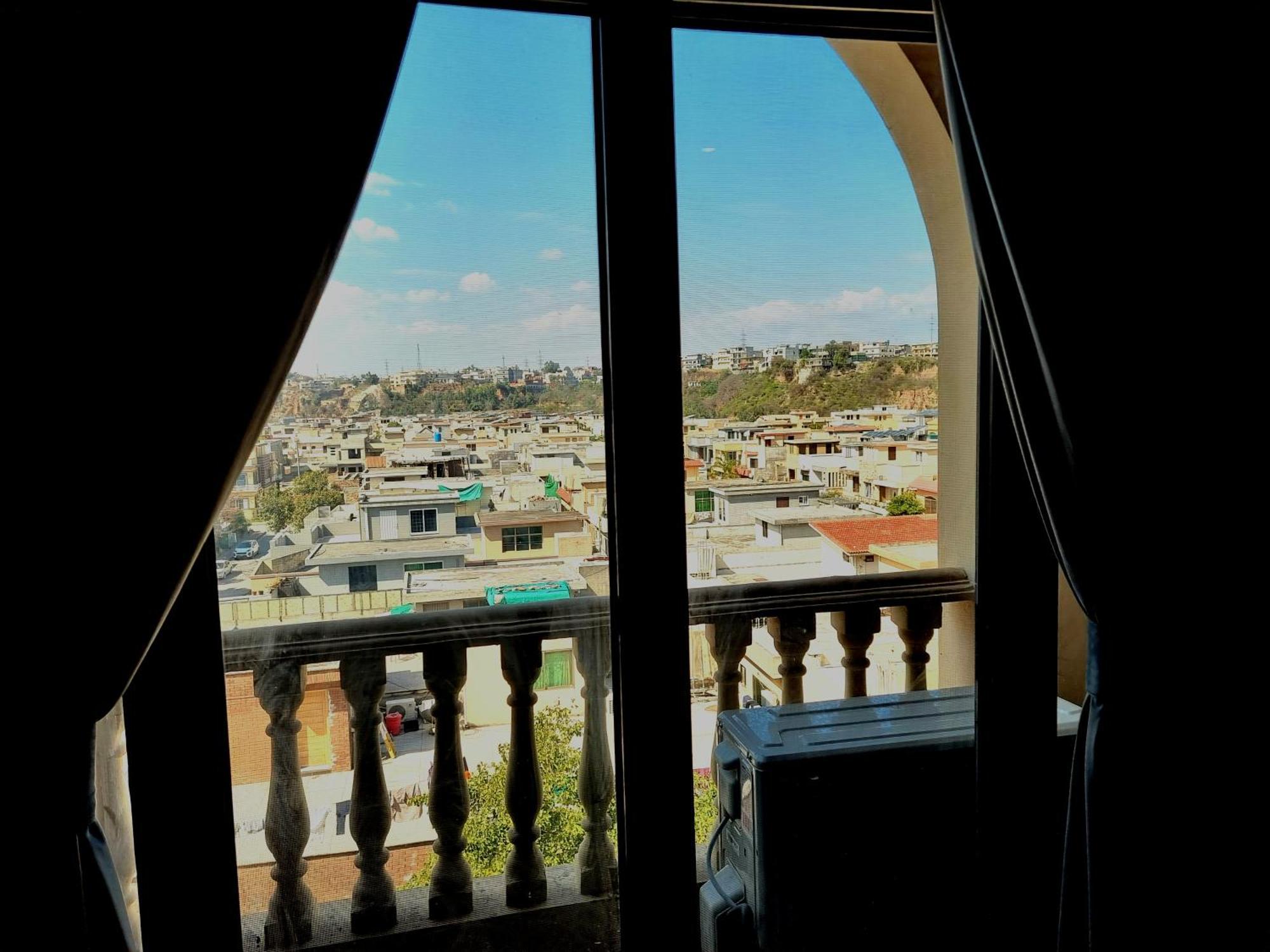 Executive 3 Bedrooms Apartment In Bahria Town 拉瓦尔品第 外观 照片